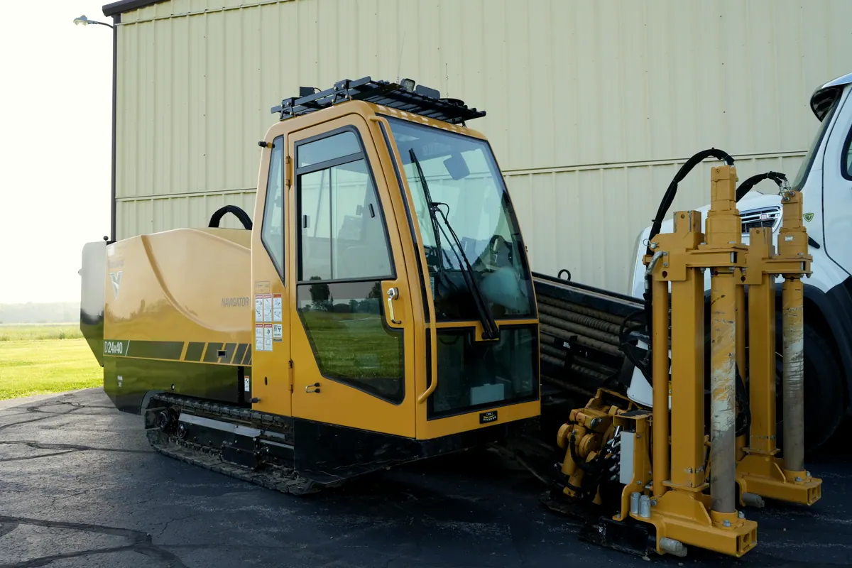 Side view of the Vermeer D24x40 S3 showing the operator cab and the drill carriage.